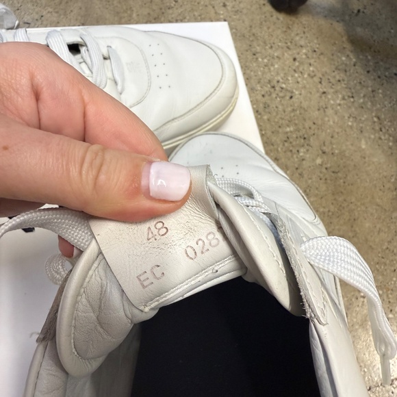 Givenchy 4G Logo Detailed Low-Top Sneakers White - Picture 6 of 10